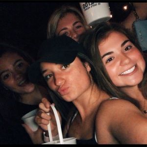 Meet your Posher, Bella